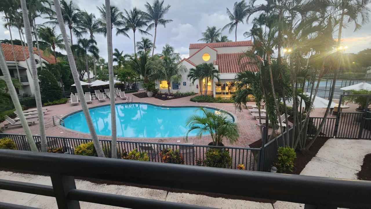 Dharma Home Suites Dania Beach At Sheridan Ocean Club Exterior foto