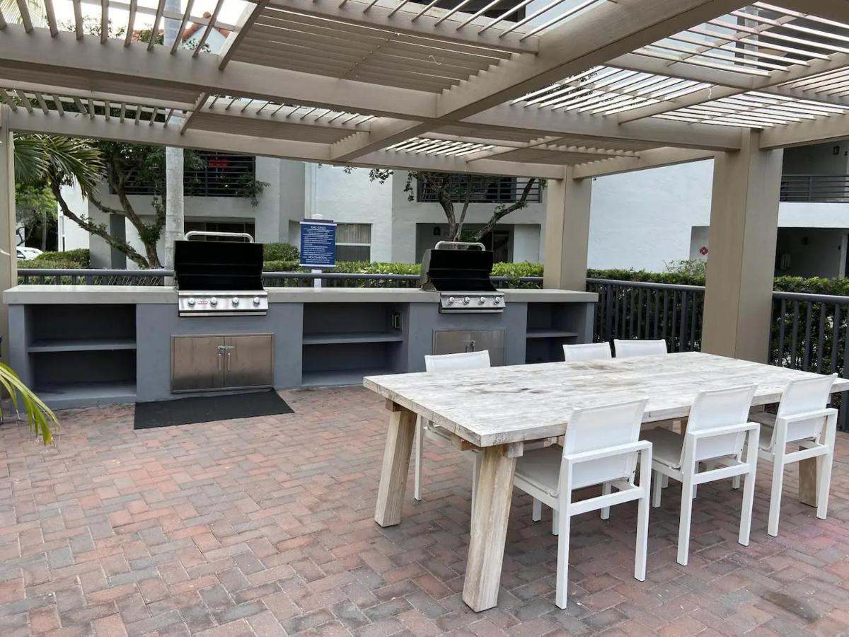 Dharma Home Suites Dania Beach At Sheridan Ocean Club Exterior foto